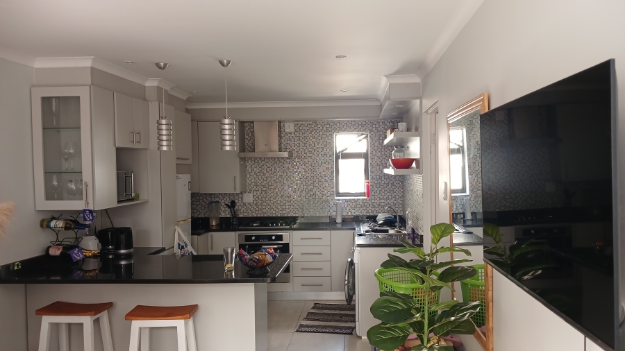 1 Bedroom Property for Sale in Charlo Eastern Cape